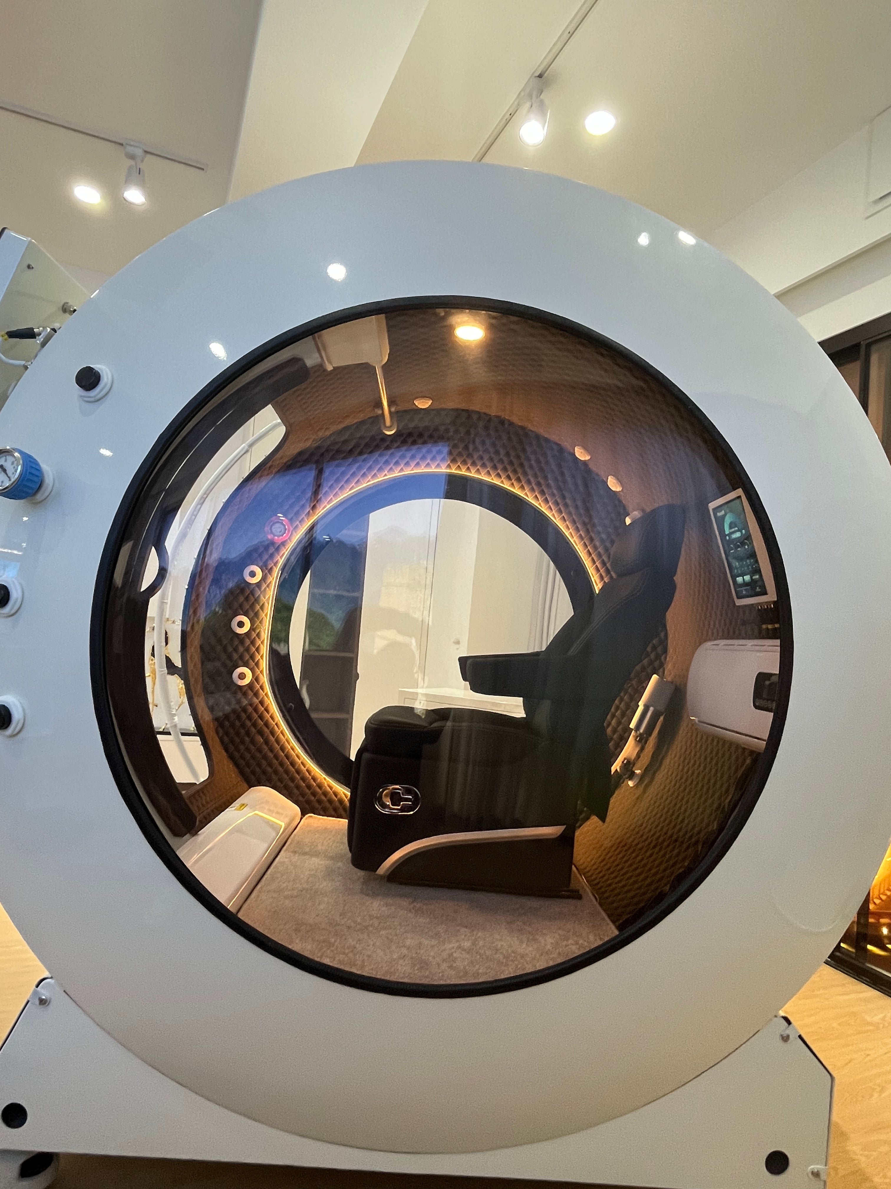 MP HE5000-Diamond  2.0 ATA Hard Shell Hyperbaric Chamber